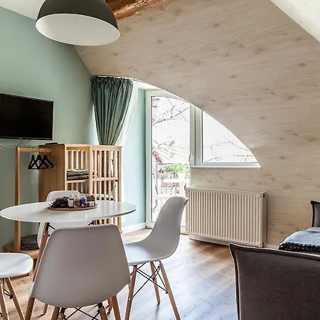 Harmonia Erkellyel Es Szaunaval Apartment *