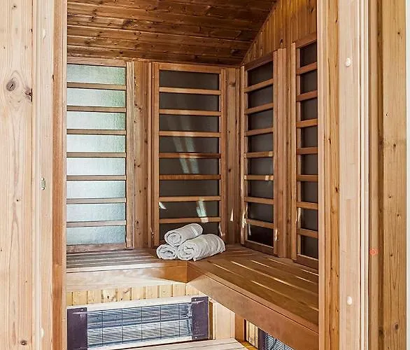 Harmonia Erkellyel Es Szaunaval * Balatonfured